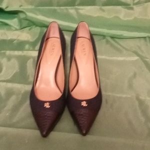 Denim pumps with black tip in front